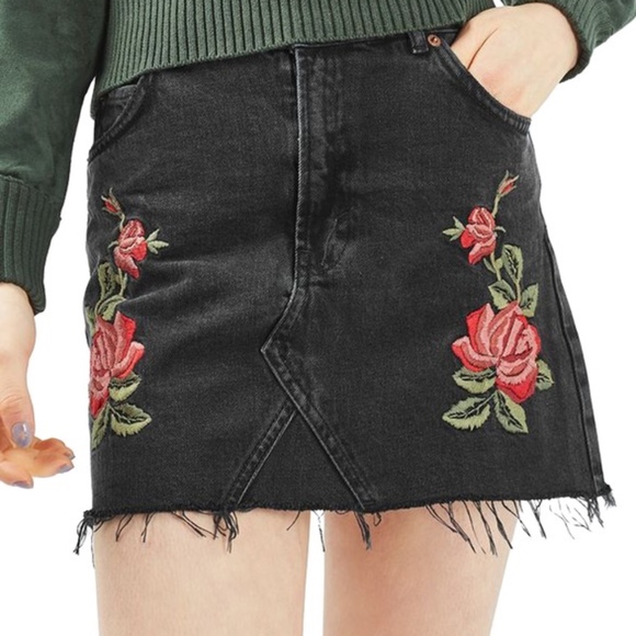 Topshop Dresses & Skirts - Topshop MOTO Rose Embroidered Denim Mini Skirt